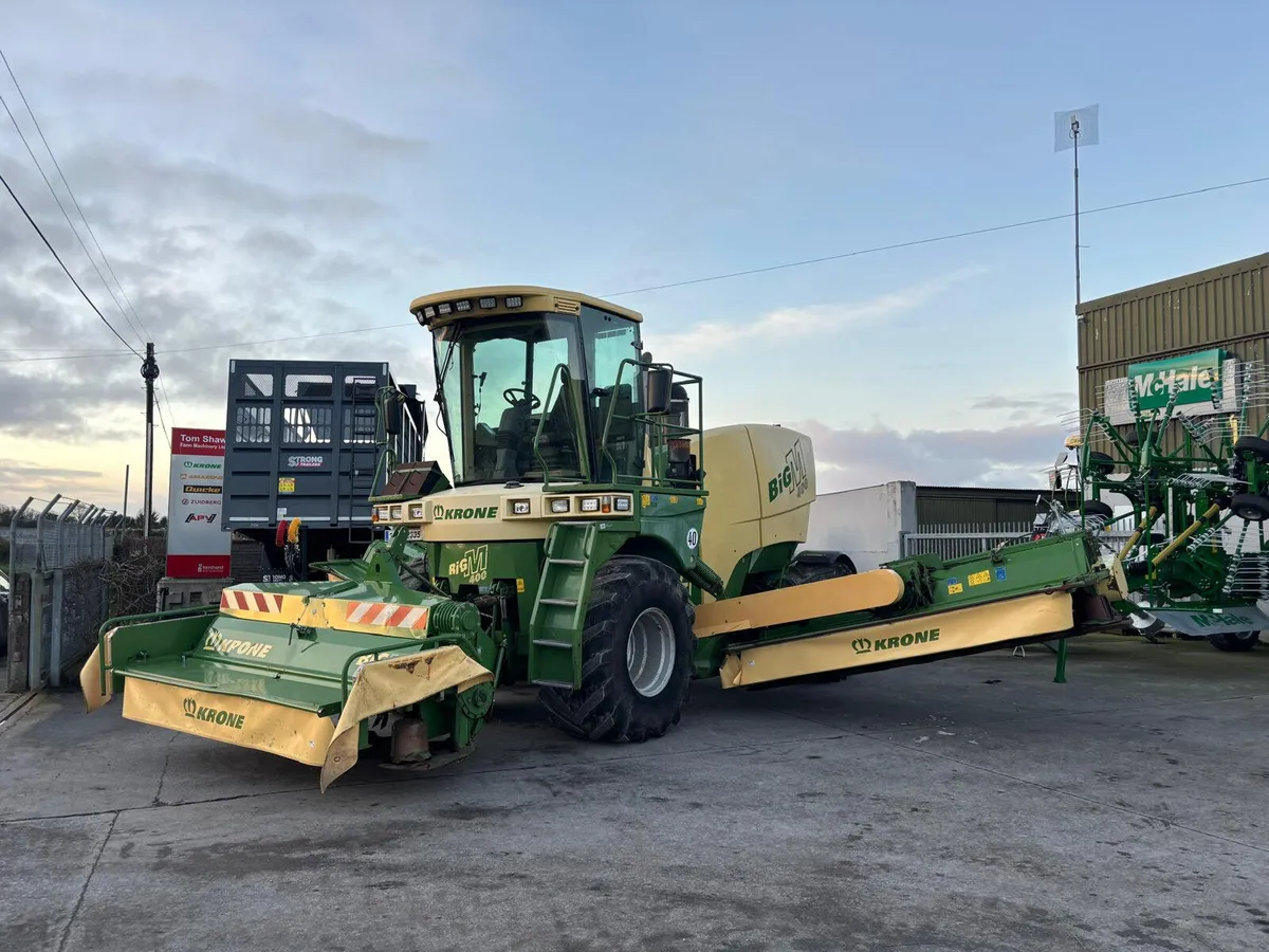 2011 Big M 400 - Image 1