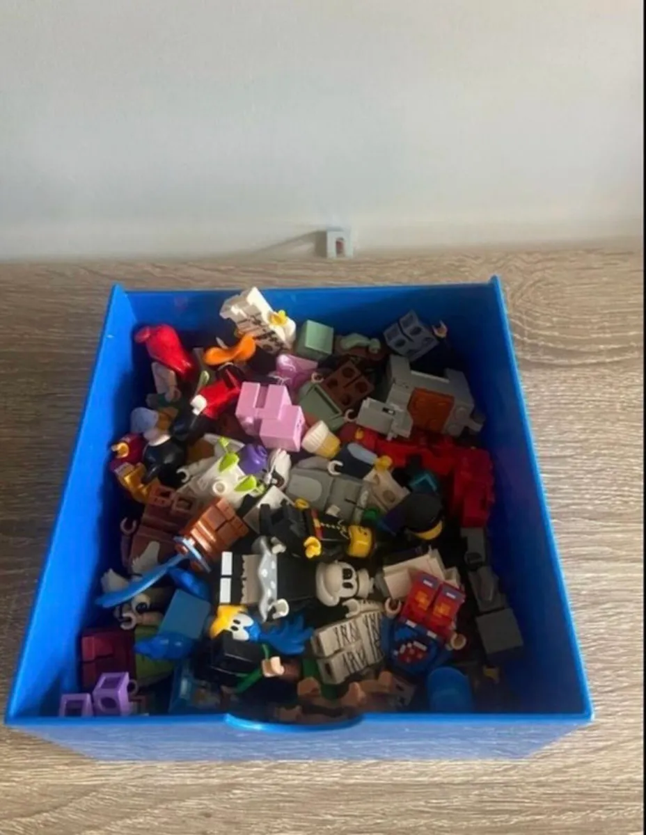 Lego minifigures