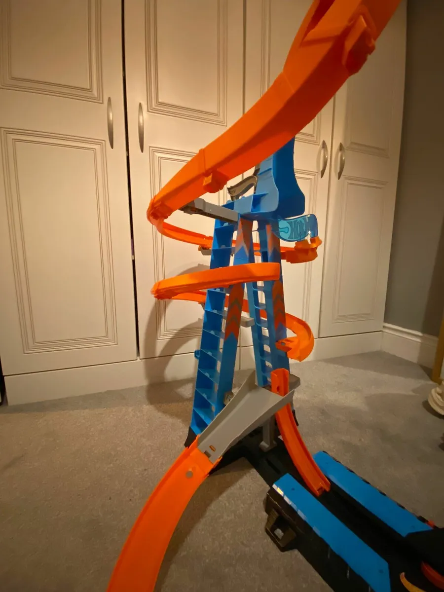 Hot Wheels Tower race track - Image 1