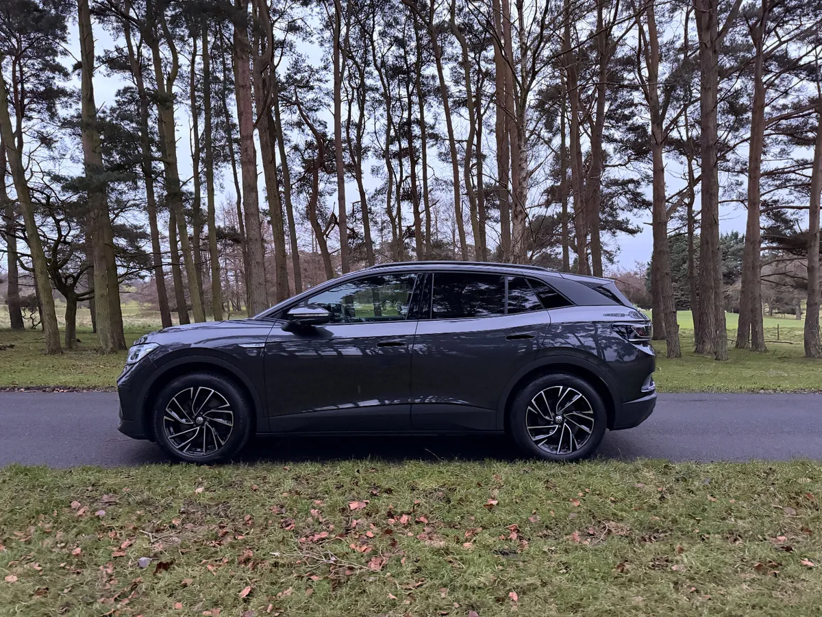 Volkswagen ID.4 2022 Tiny Km Like New - Image 4