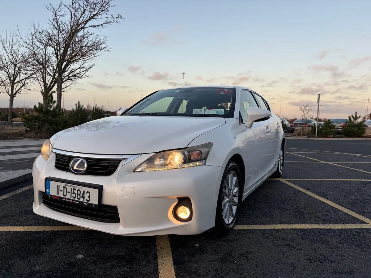 Lexus ct200h - Image 3