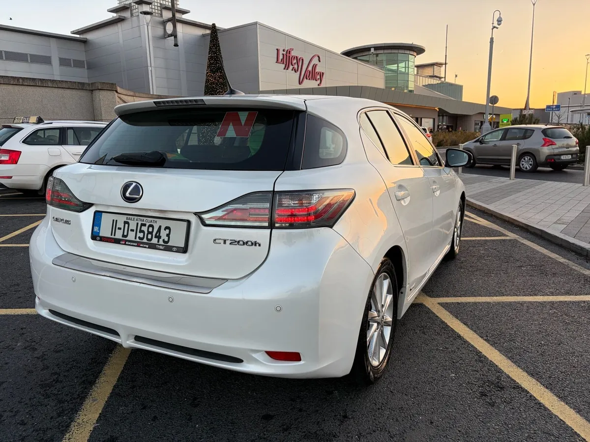 Lexus ct200h - Image 4