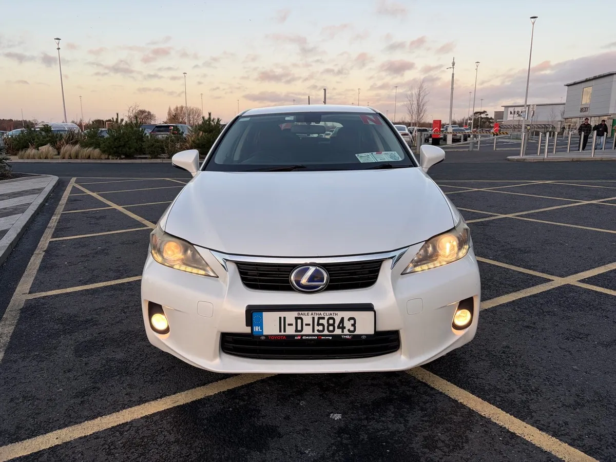 Lexus ct200h - Image 1
