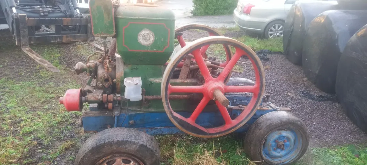 Vintage engine. - Image 2