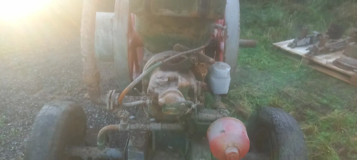 Vintage engine. - Image 4