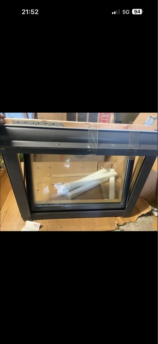 Velux VFE type window - Image 1