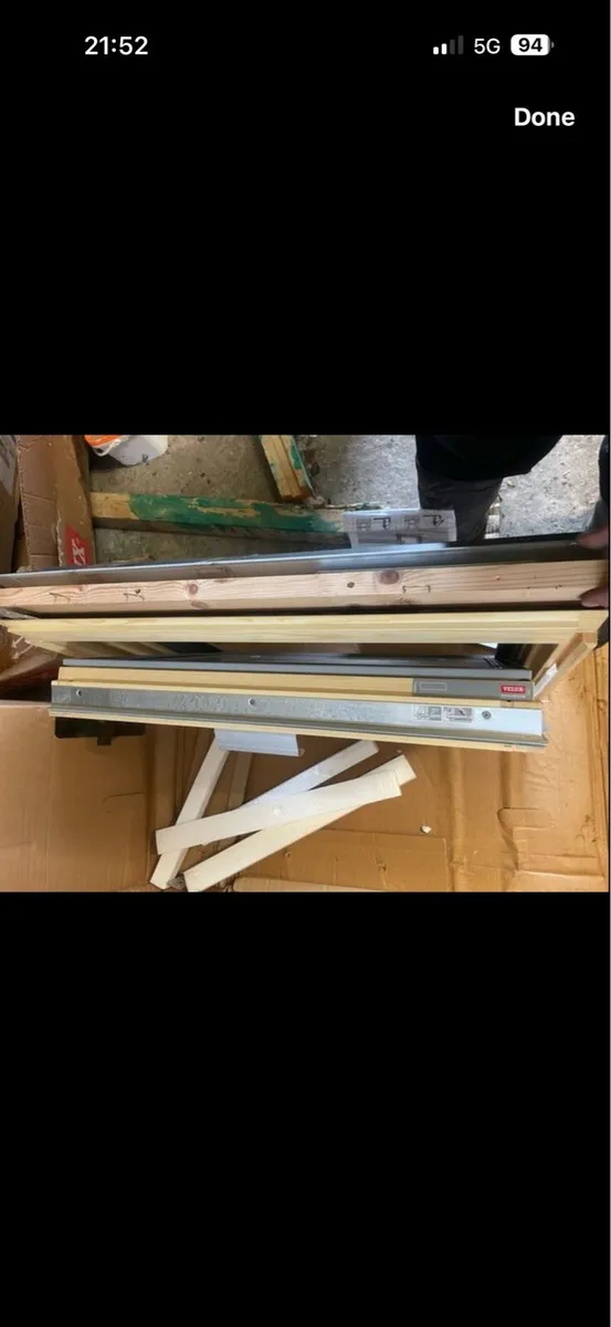 Velux VFE type window - Image 4