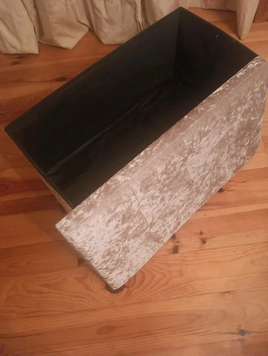 Beautiful new pink velvet storage box 20 Euro - Image 2