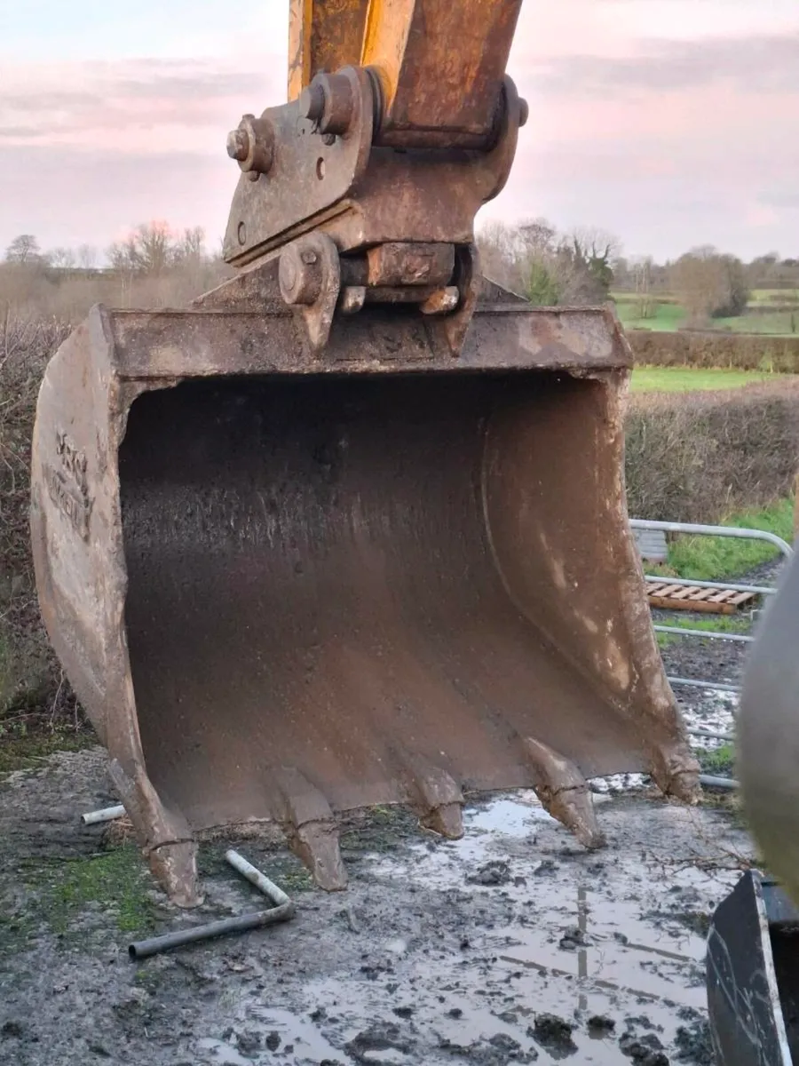 Digger bucket - Image 1