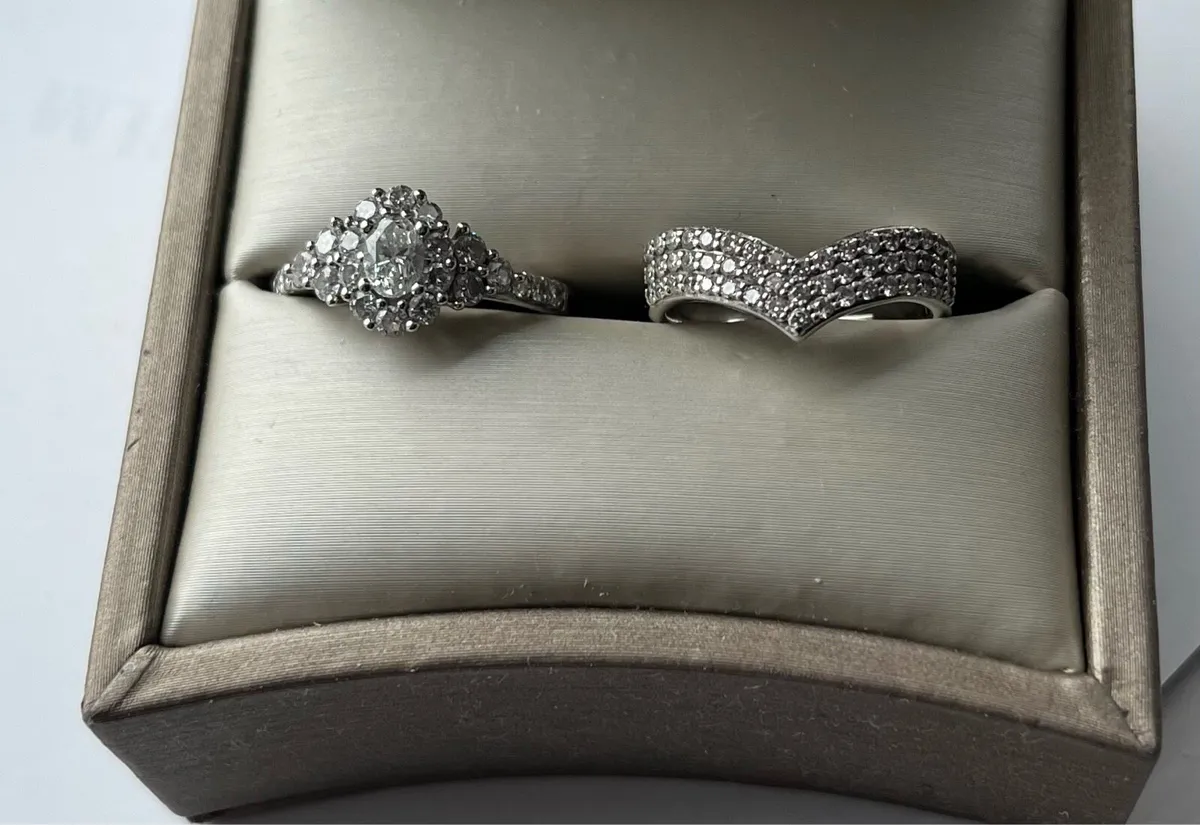 Two 18ct White Gold Diamond Rings 💍 - Image 4