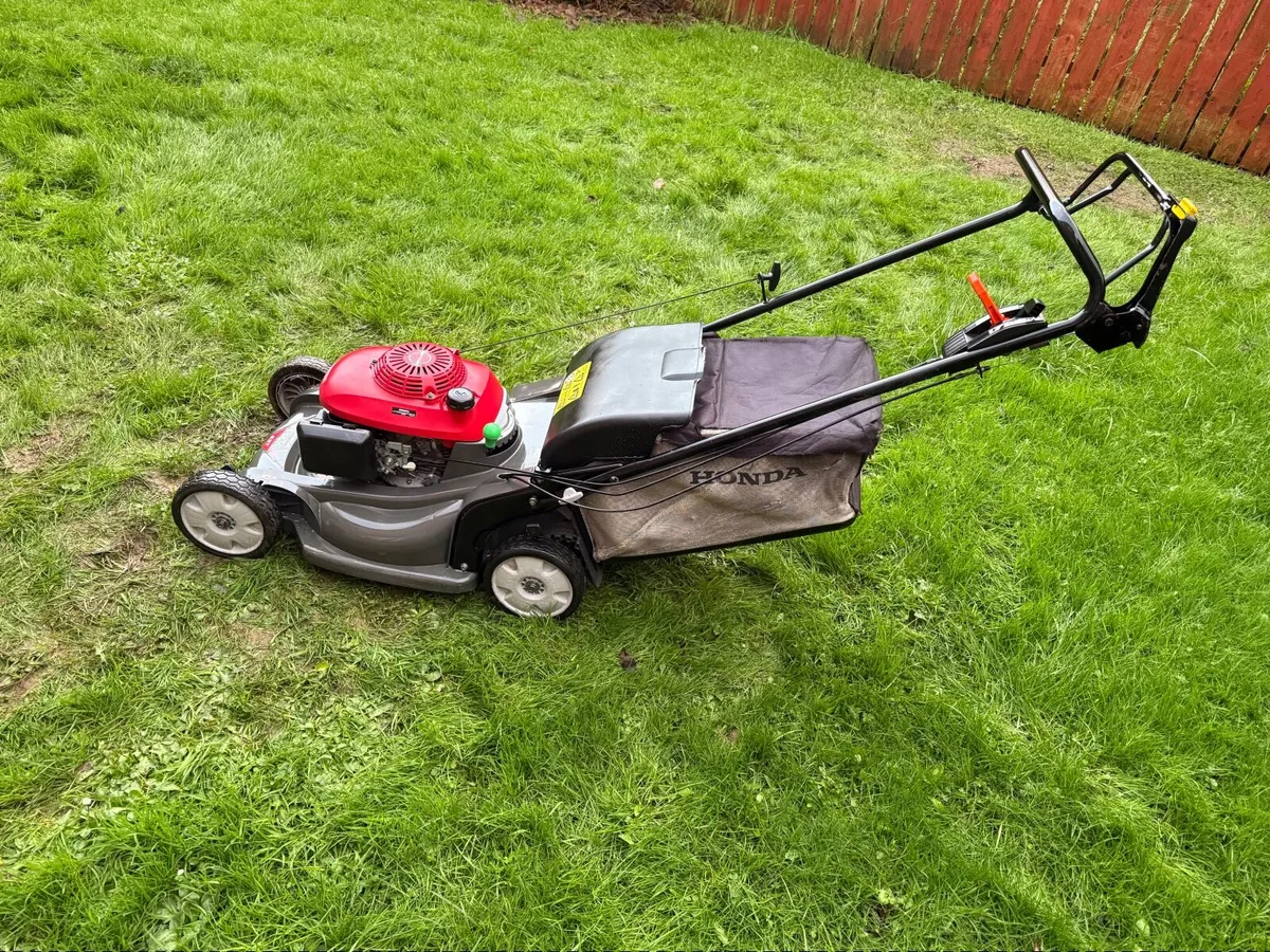 Honda HRX 537 lawnmower - Image 4