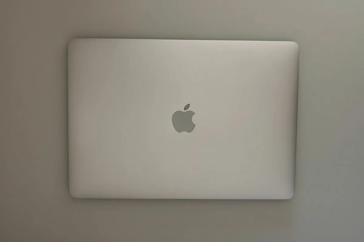 13" Macbook Pro 2017, i5, 16GB, 256GB - Image 1