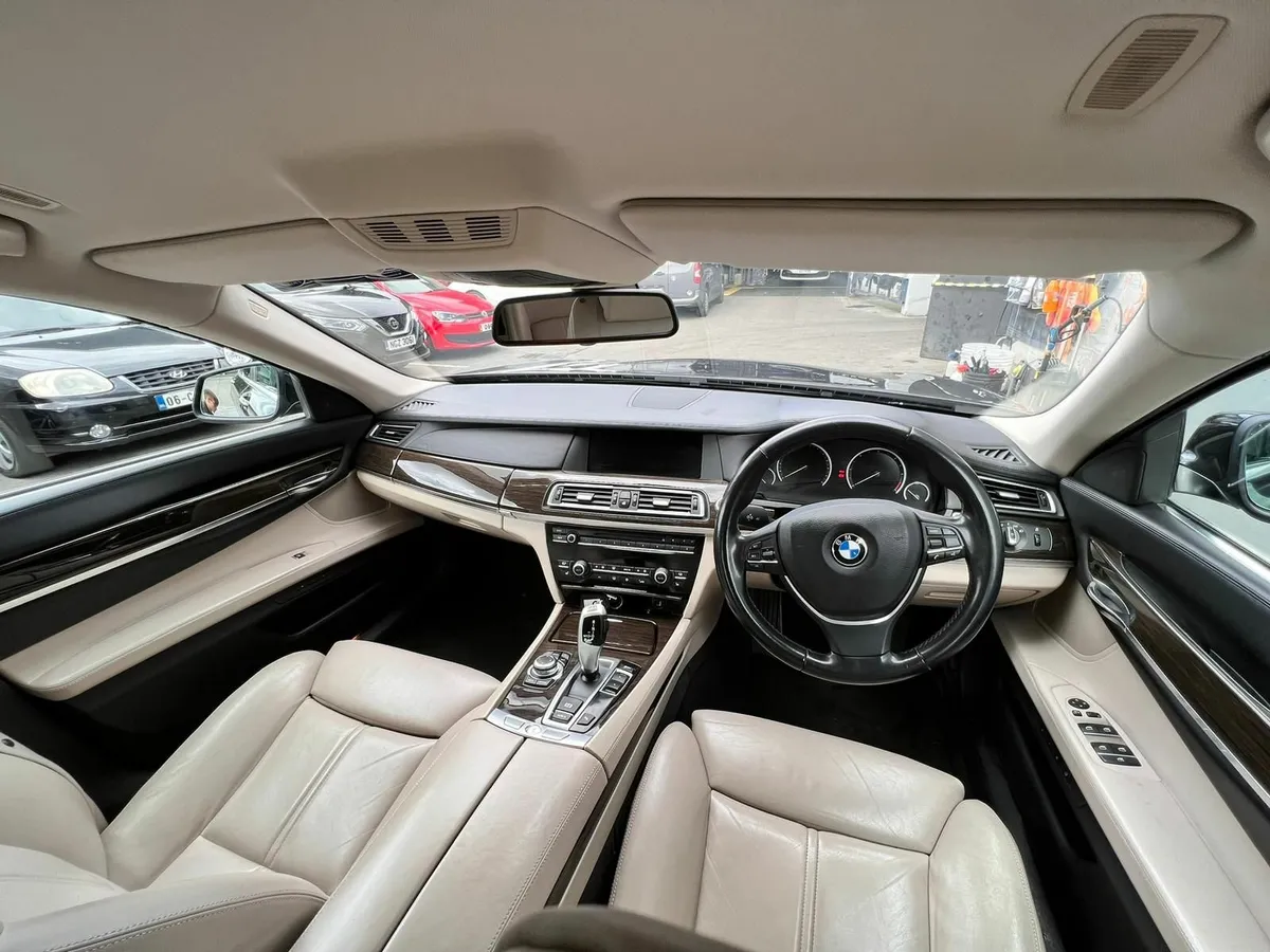 BMW 7-Series 2012 - Image 3