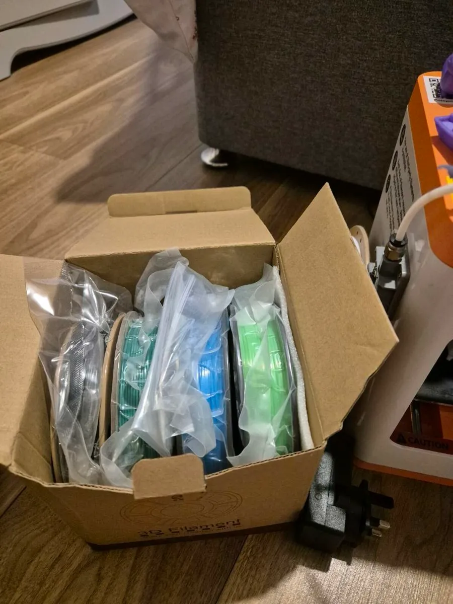 3D printer and reels - Image 2