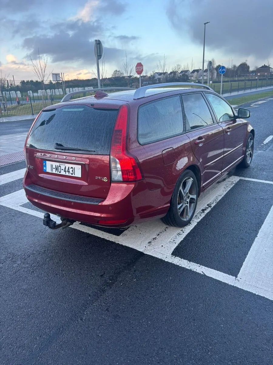 Volvo V50 - Image 2