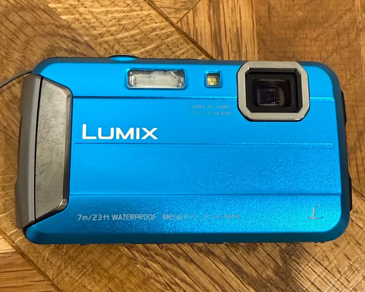 Panasonic Lumix DMC-FT25 Waterproof Digital Camera - Image 2