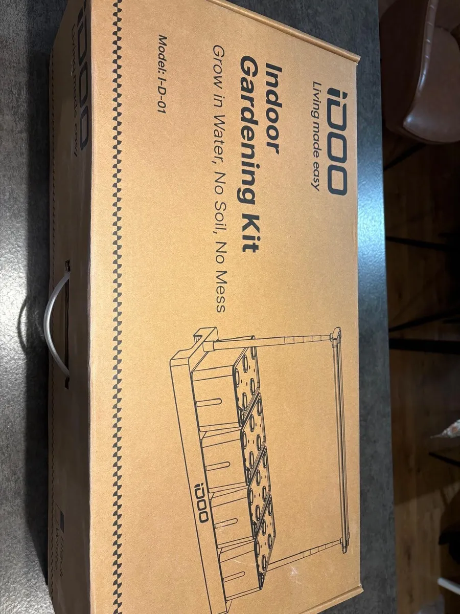 IDOO Indoor Gardening Kit - Image 1