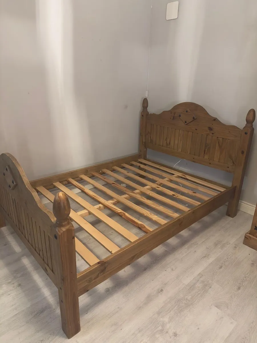 Double Bed - Image 3