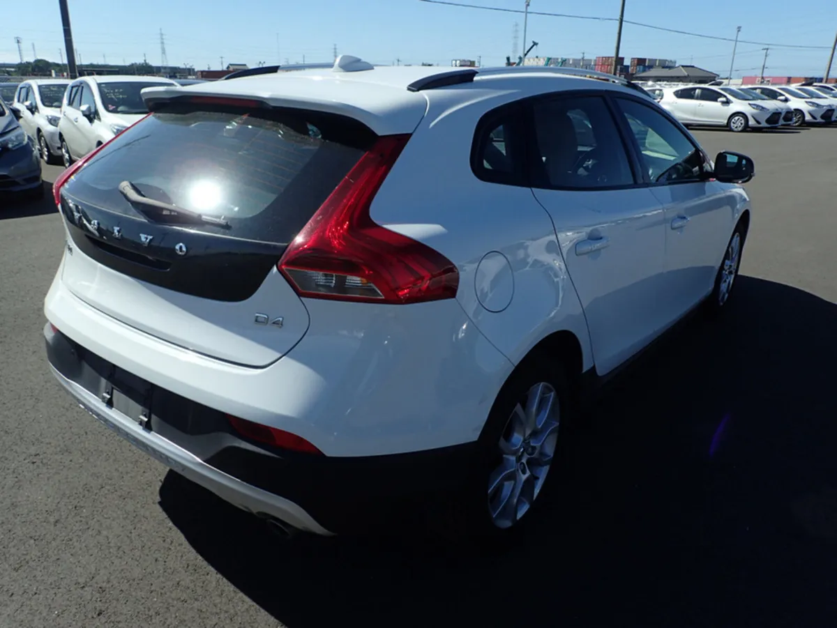 Volvo V40 2.0 - Image 3