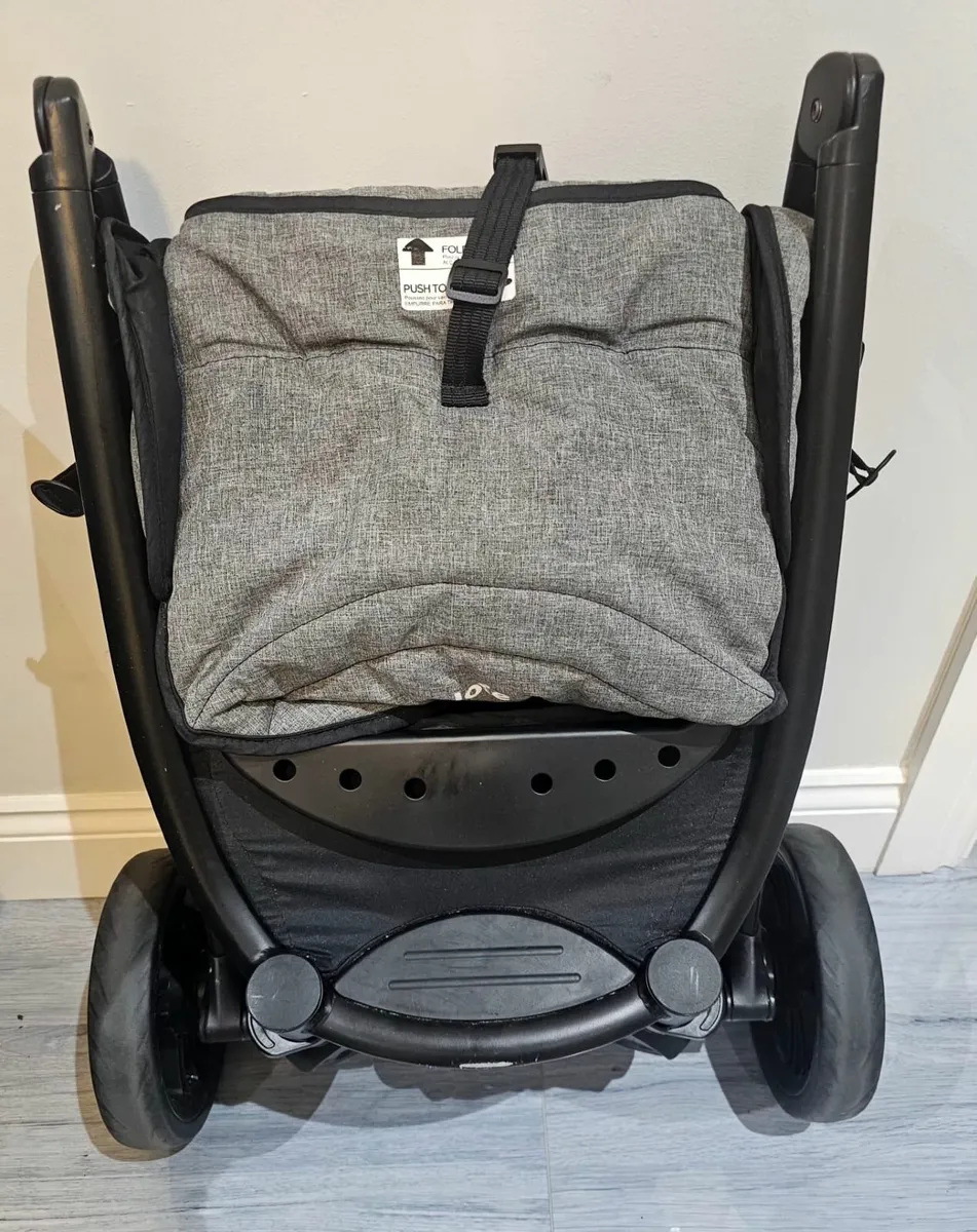 Push chair, swing, car seat - Image 1