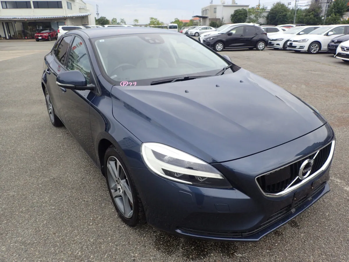 Volvo V40 2.0 - Image 2