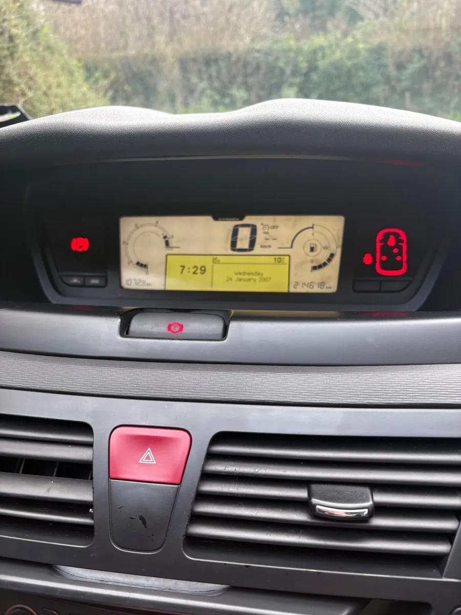 Citroen C4 Picasso 2011 - Image 2