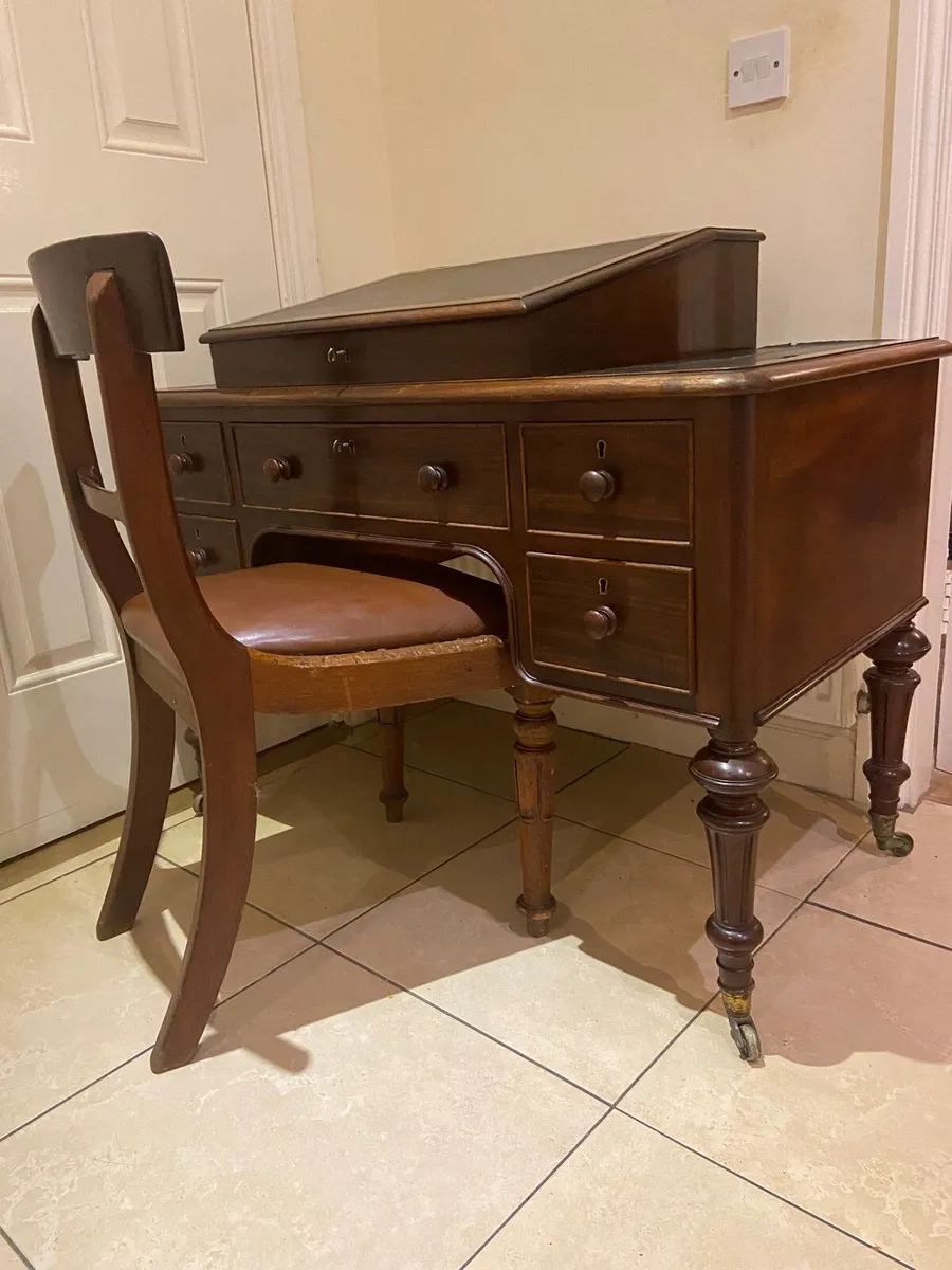 Victorian Queen Anne slope front desk - Image 1