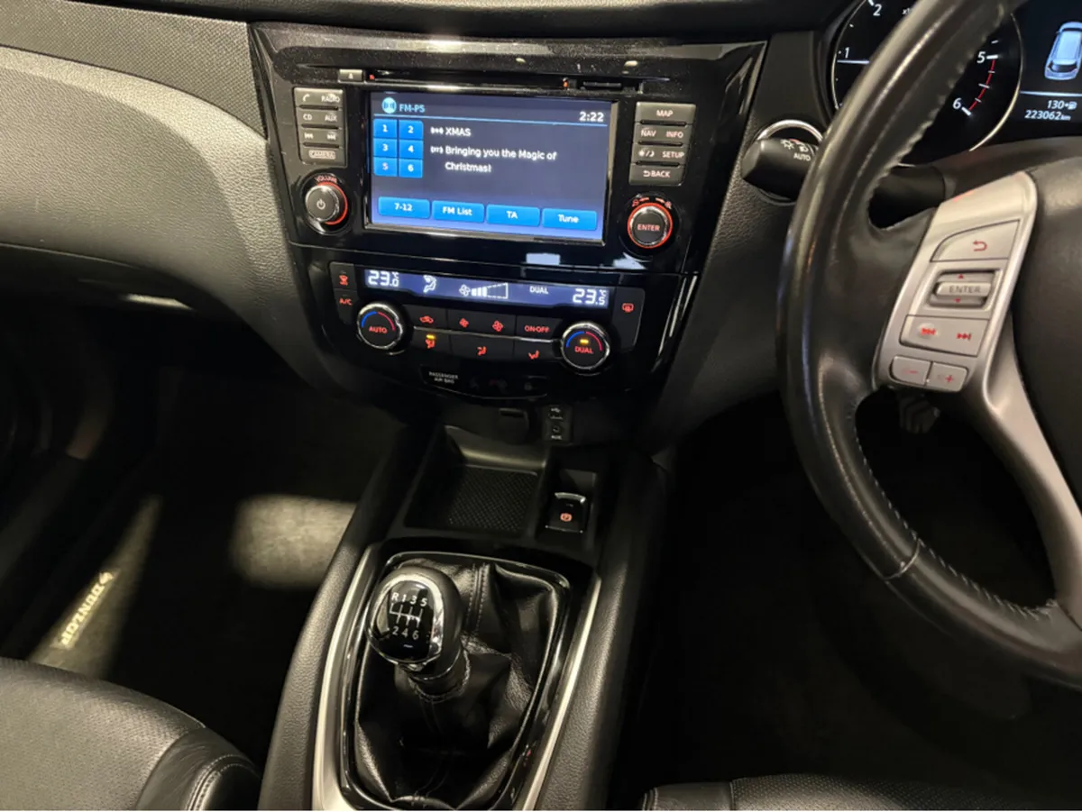 Nissan X-Trail 4x4  TEKNA 4WD - LEATHER - Image 3