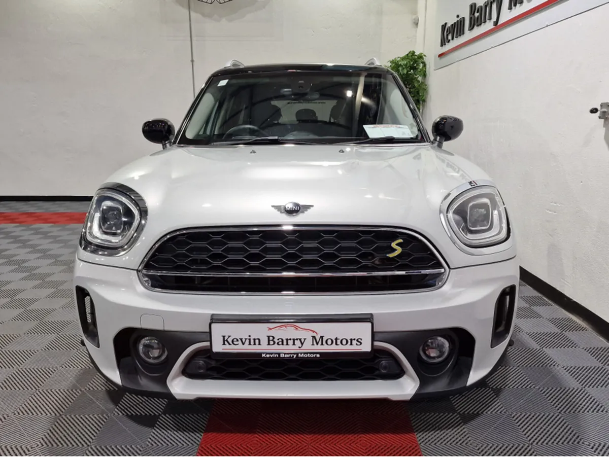 Mini Countryman SE ALL4 EXCLUSIVE (PLUG IN HYBRID) - Image 3