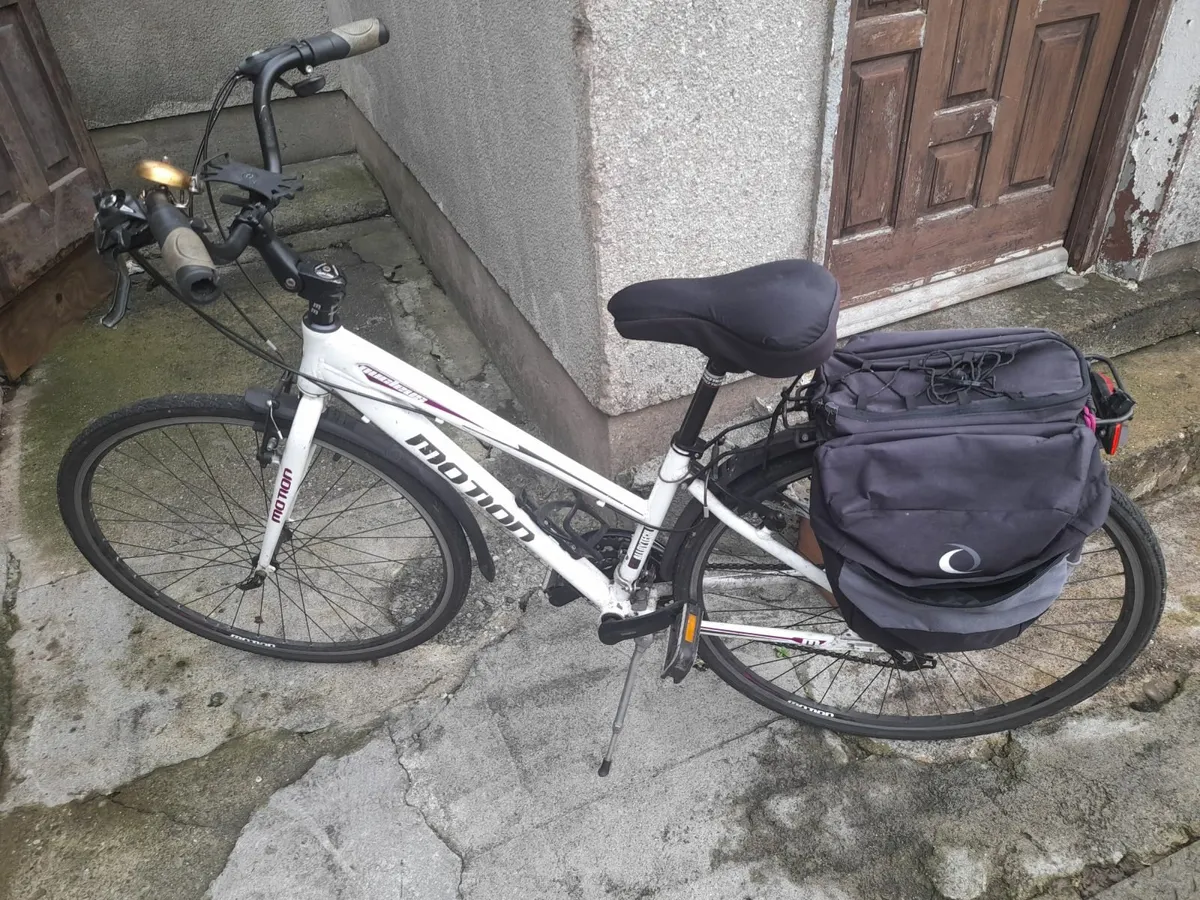 Ladies bicycle - Image 1