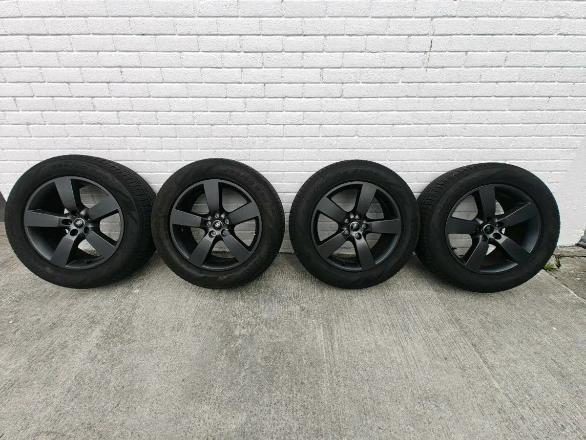 Land Rover Defender Audi A6 various sets of wheels - Image 1