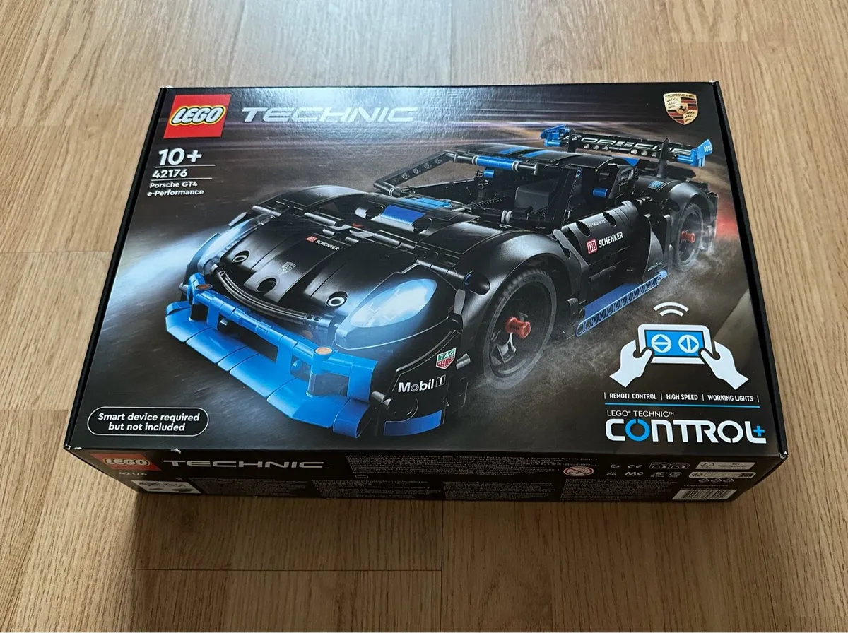 Lego Porsche GT4 app controlled BT - Image 1
