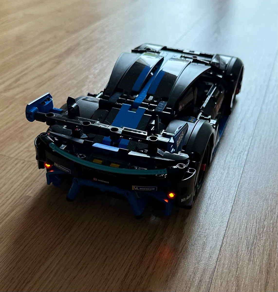 Lego Porsche GT4 app controlled BT - Image 3