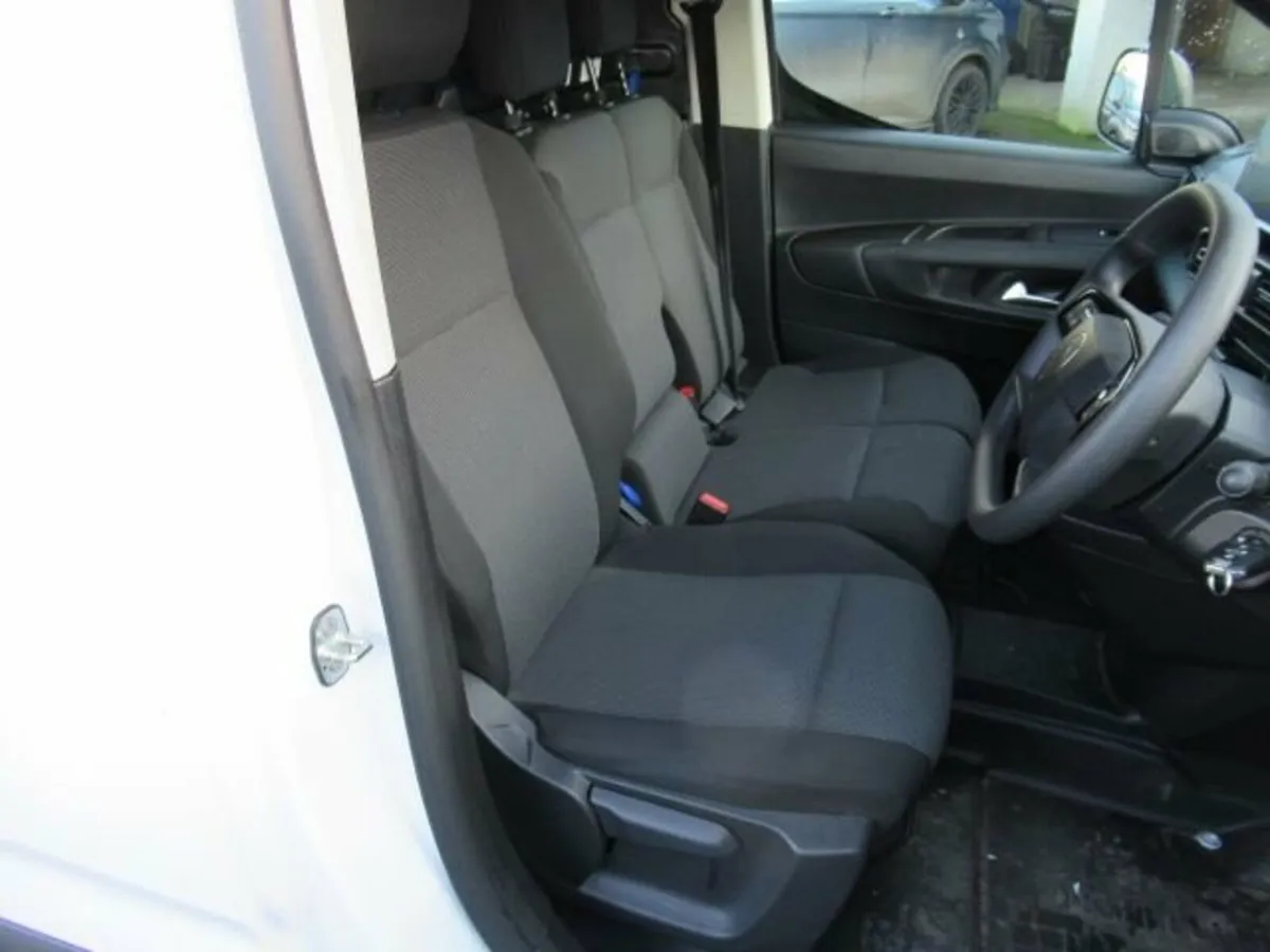 1.5 BlueHDi 1000 Enterprise Plus M Panel Van 5dr D - Image 3