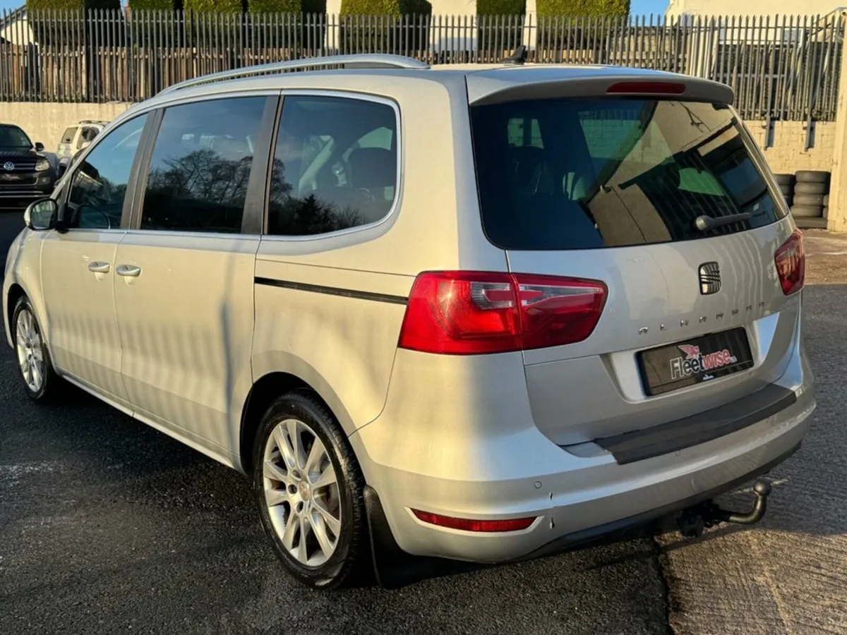 2.0 TDI CR SE Lux MPV 5dr Diesel DSG Euro 5 (s/s) - Image 4