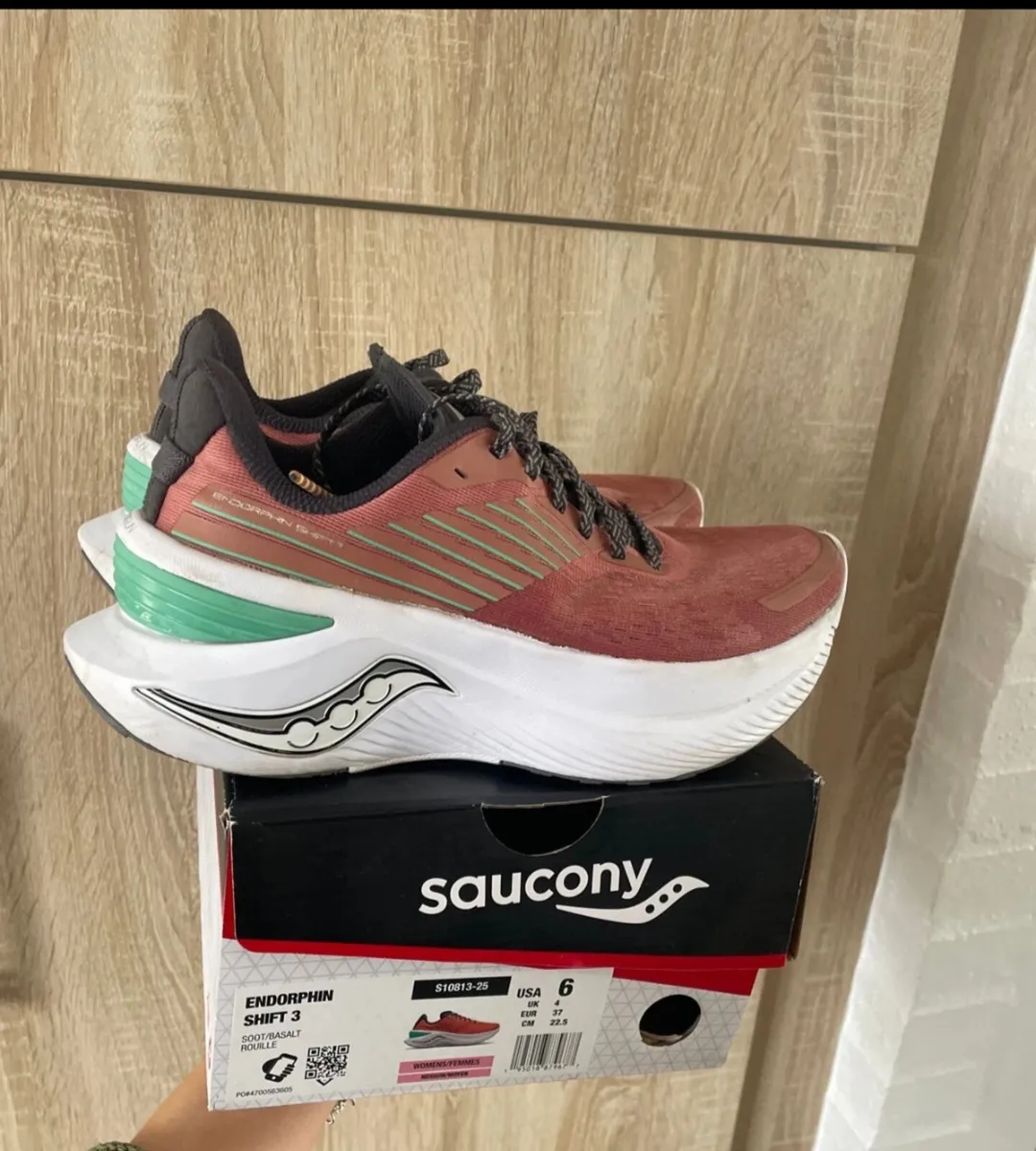 Saucony runners - Image 1