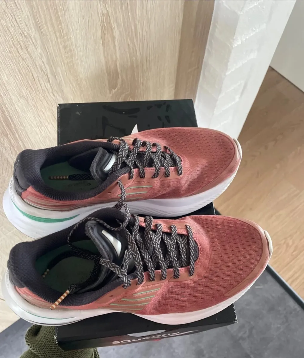 Saucony runners - Image 3