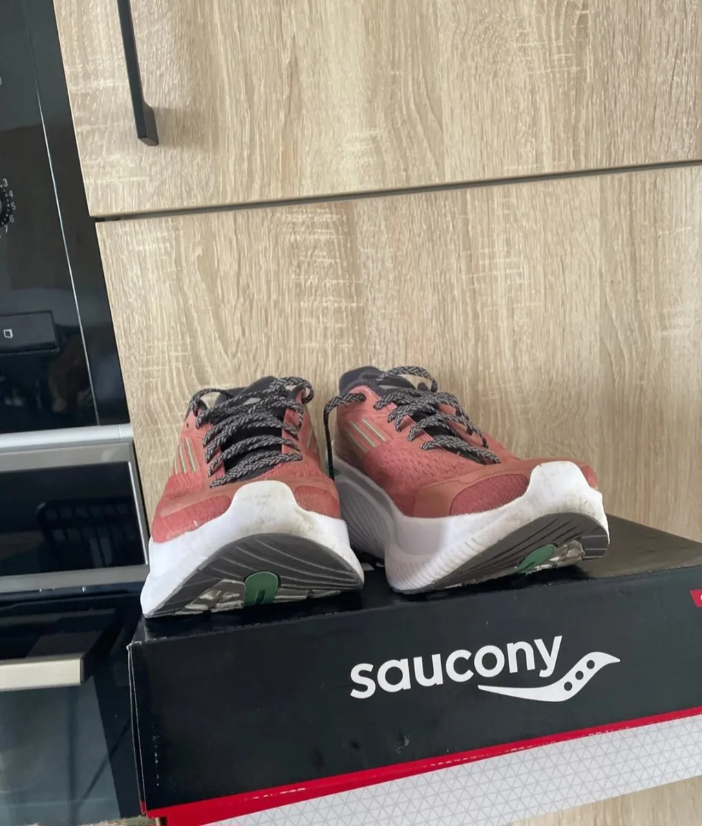 Saucony runners - Image 4