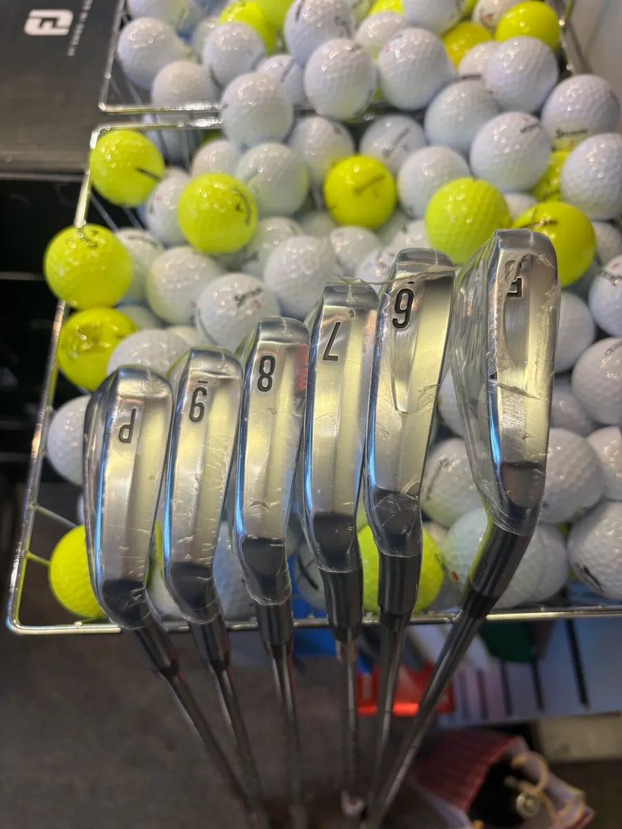 Srixon ZXi7 Irons RH 5-PW - Image 4