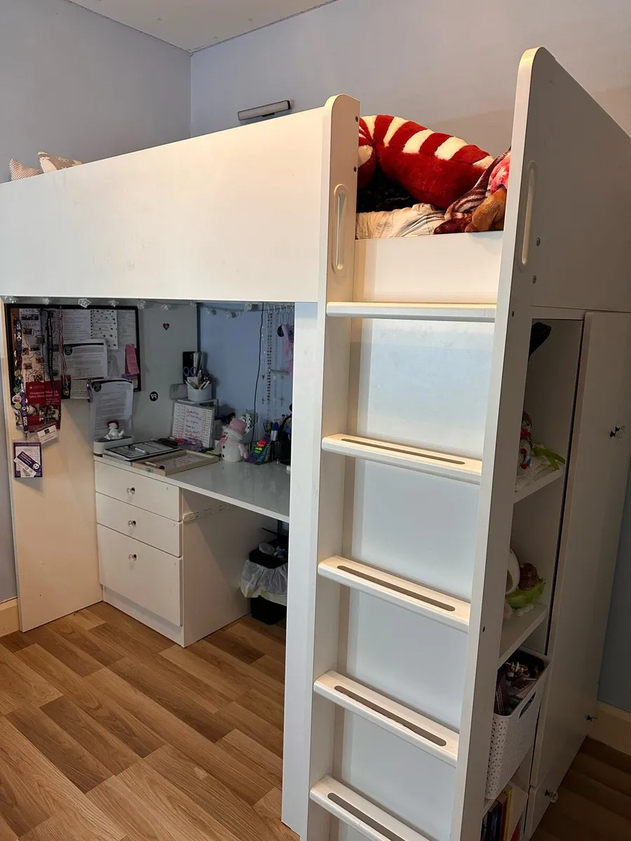 Kids loft bed - Image 1