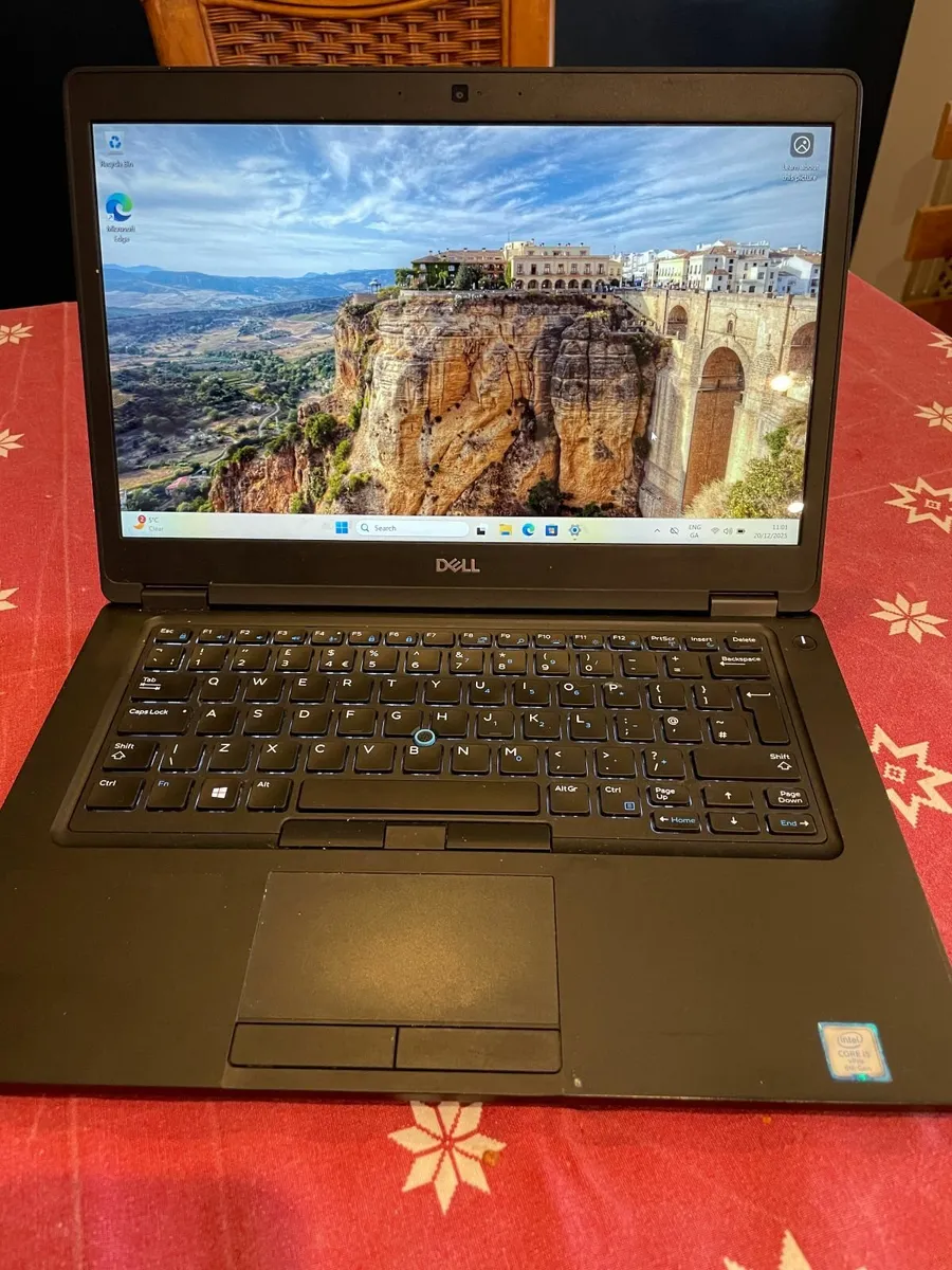 Dell Latitude 5490 - Image 1