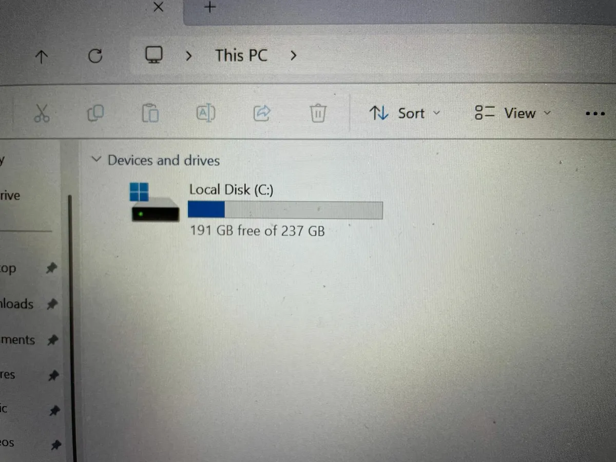 Dell Latitude 5490 - Image 2