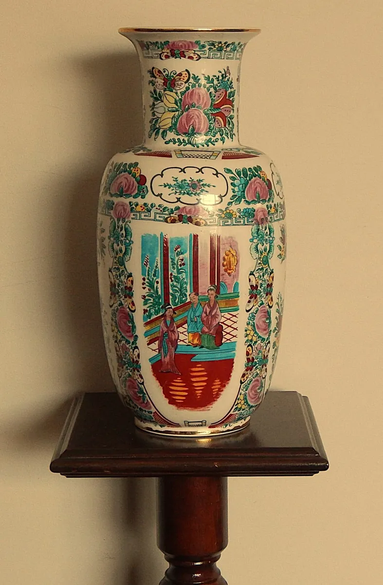 Chinese Style Art Pottery Ceramic Vase - Image 1