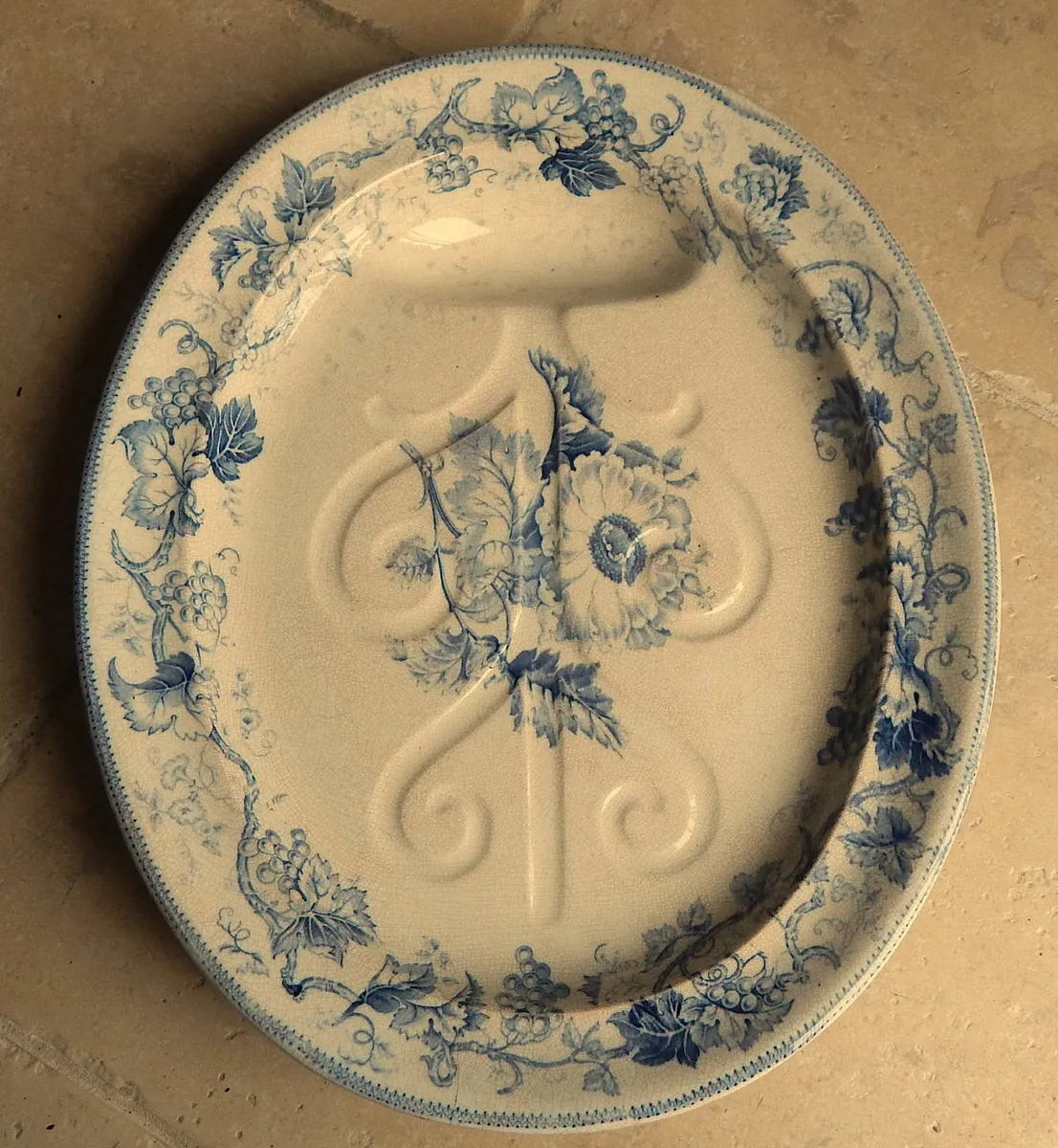 Large Vintage Serving Platter with Gravy Well - Image 2