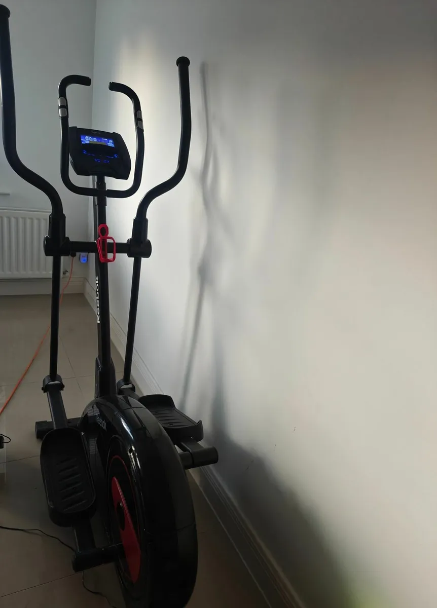 Reebok cross trainer - Image 1