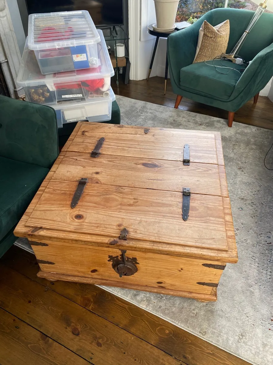 Coffee table chest with storage - Image 3