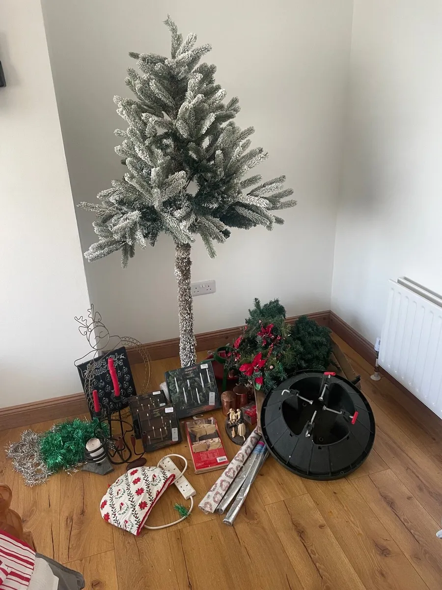 Christmas tree and decor bundle - Image 4