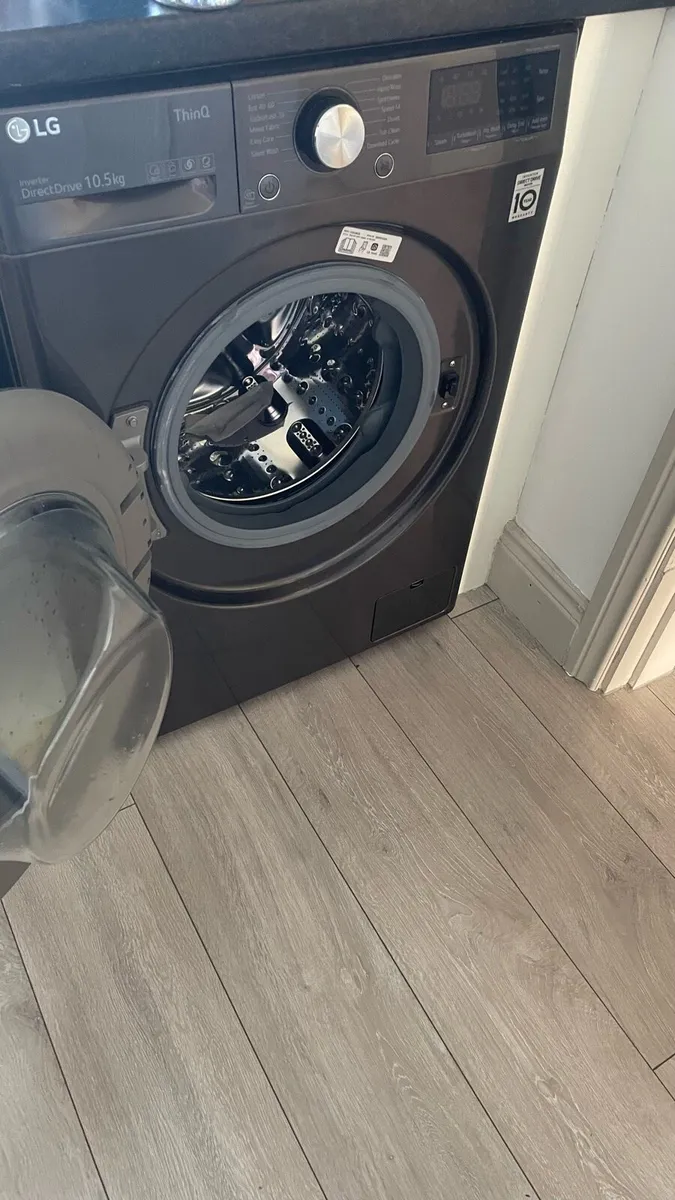 Lg ThinQ 10.5kg washing machine - Image 4
