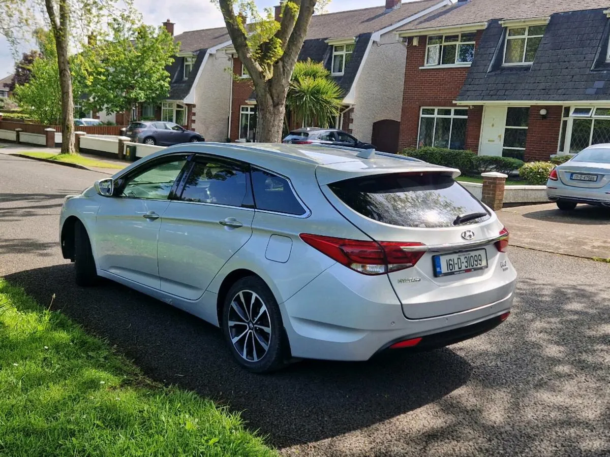 Hyundai i40 Automatic - Image 3