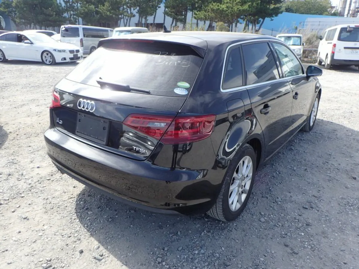 Audi A3 1.4 TFSI Leather - Image 3